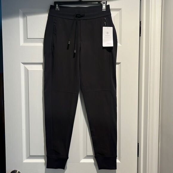 NWT Athleta Headlands Hybrid Trek Jogger size 2. - Picture 5 of 11
